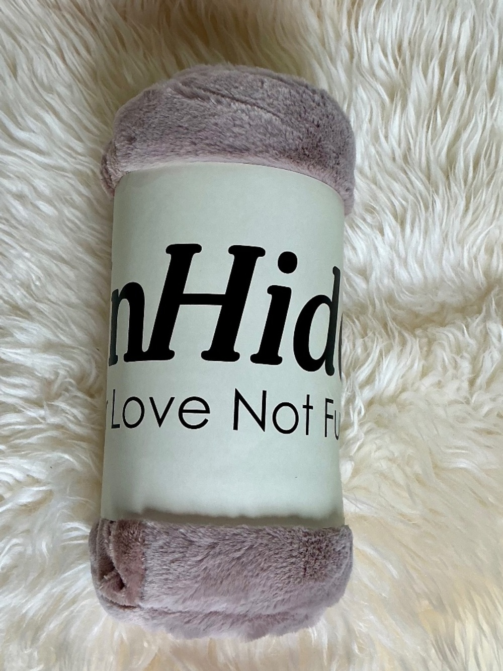 NWT UnHide Lil’ Marsh Faux Fur Throw Blanket - Rose